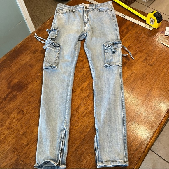 Profound Aesthetic Light Wash Denim CargoSkinny Jeans size 34